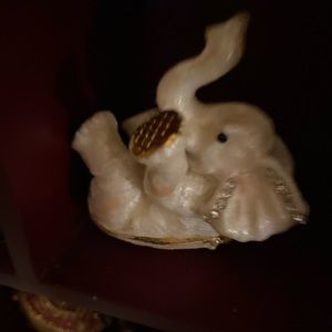 Elephant trinket box crystals so cute perfect